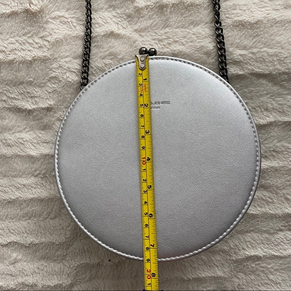 Silver Circle Handbag - Picture 5 of 7